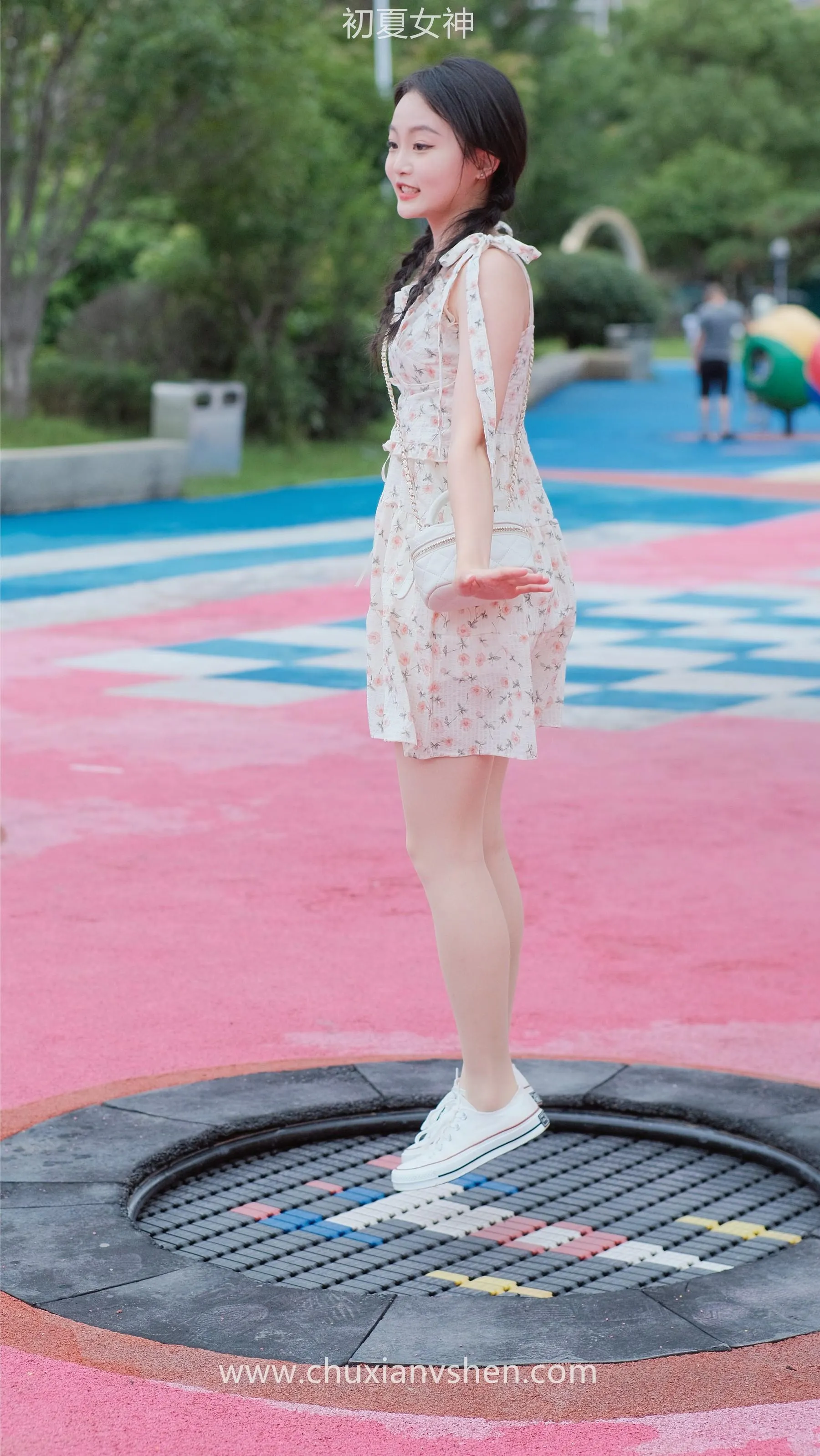 初夏女神 NO.050 双双 公园游玩 [221P]插图2
